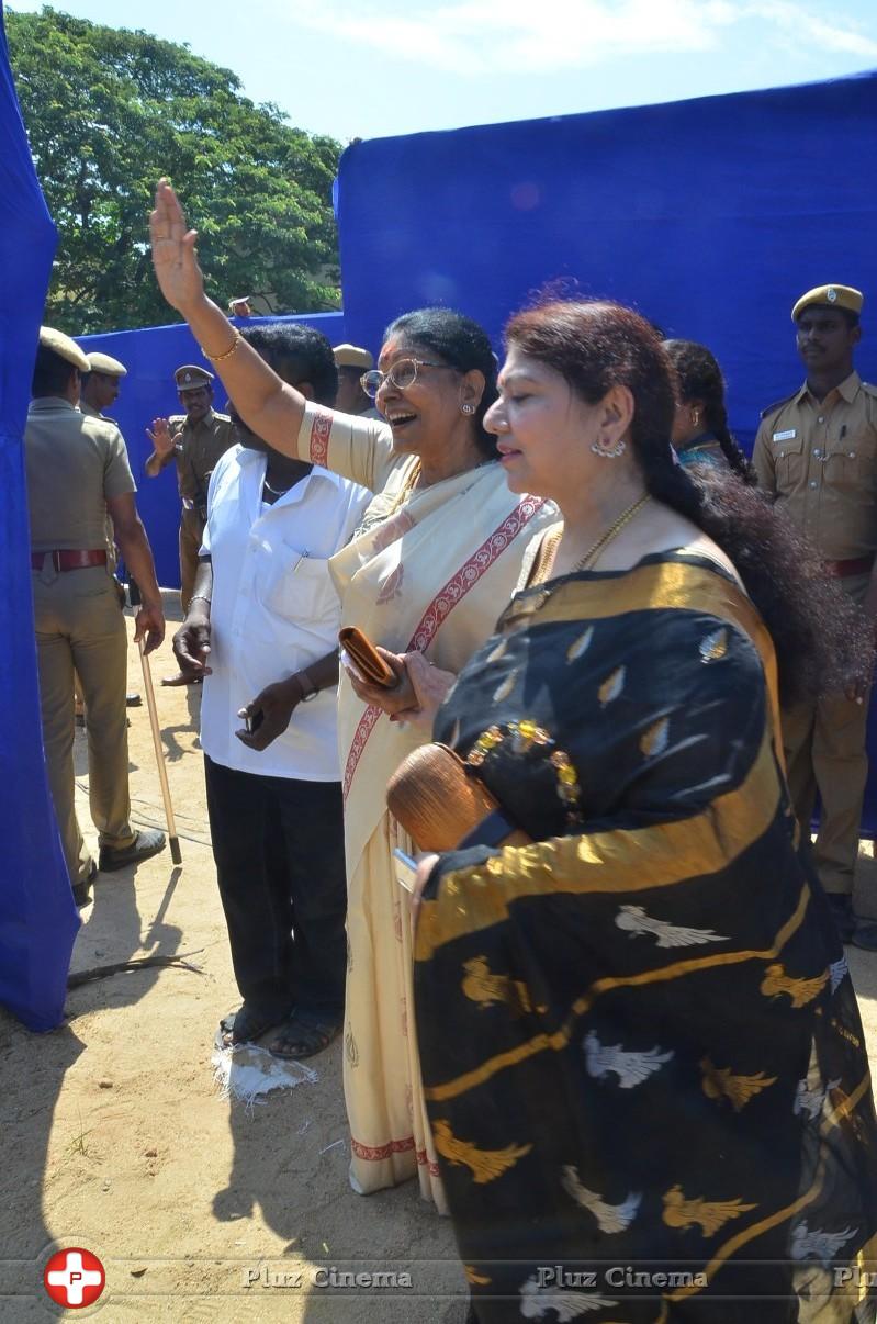 Kamal Hassan and Gautami Votes for Nadigar Sangam Elections 2015 Photos | Picture 1141683
