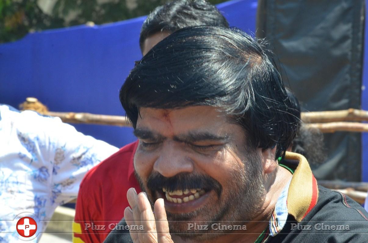 T. Rajendar - Arya and Vadivelu Votes for Nadigar Sangam Elections 2015 Photos | Picture 1141981
