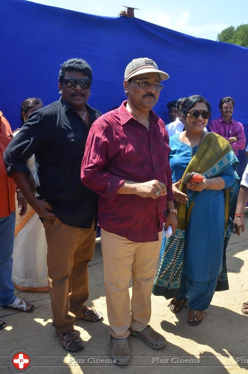 Arya and Vadivelu Votes for Nadigar Sangam Elections 2015 Photos | Picture 1142024