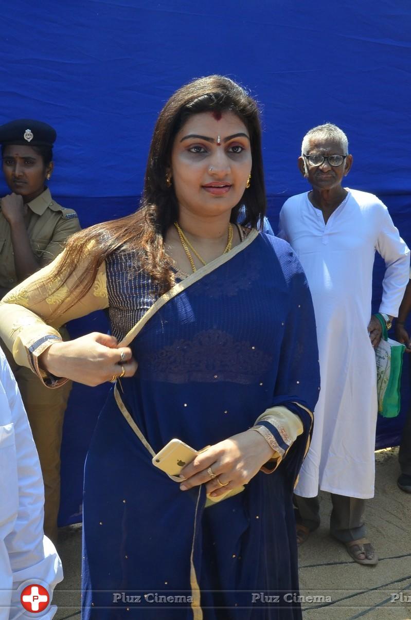 Arya and Vadivelu Votes for Nadigar Sangam Elections 2015 Photos | Picture 1142036