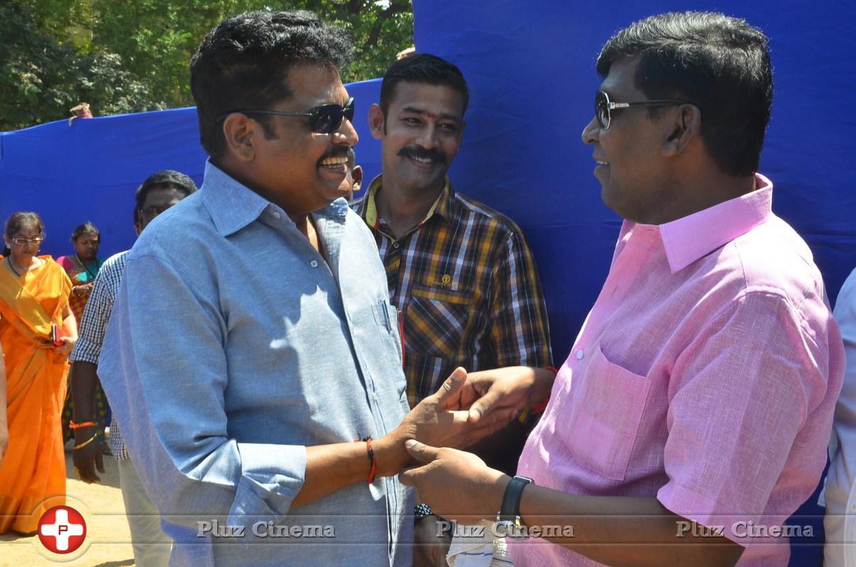 Arya and Vadivelu Votes for Nadigar Sangam Elections 2015 Photos | Picture 1142076