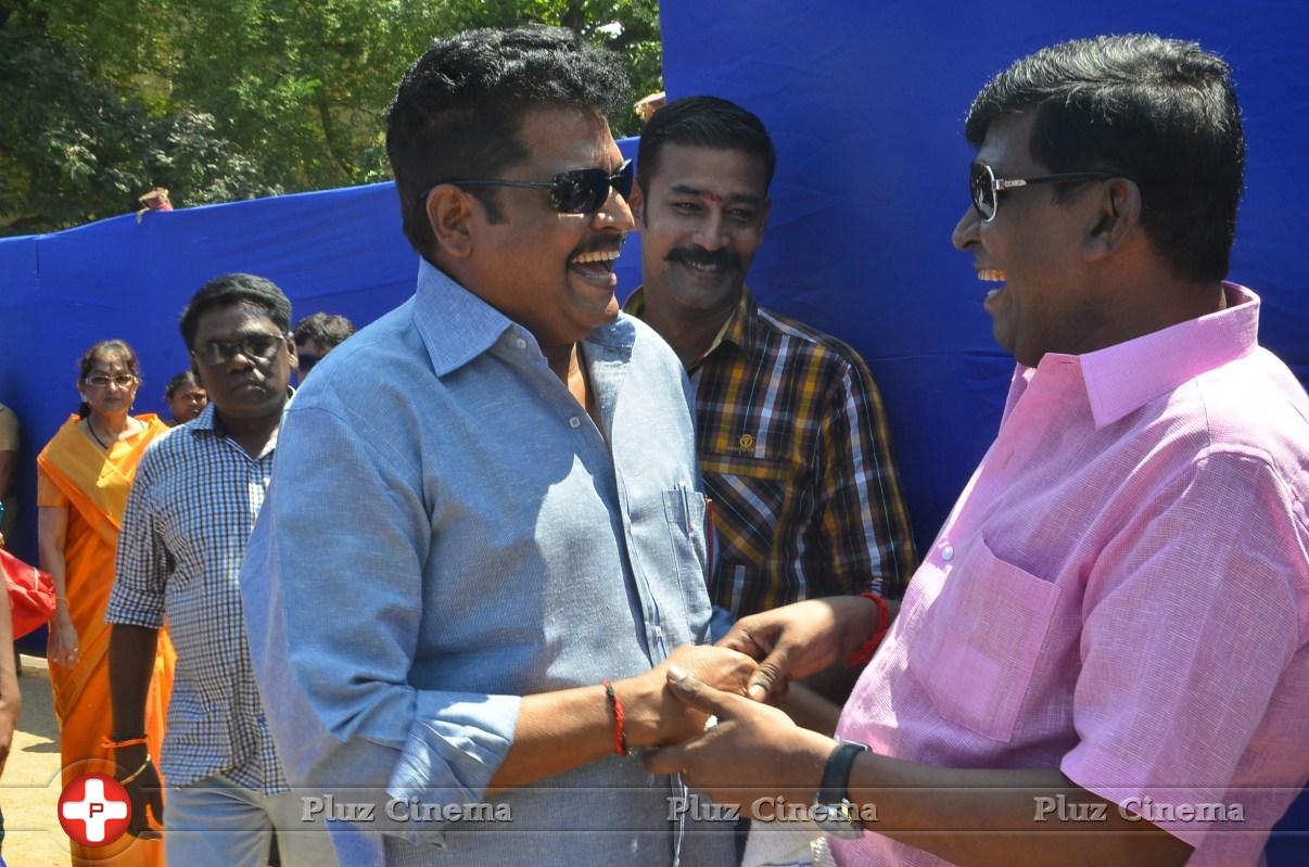 Arya and Vadivelu Votes for Nadigar Sangam Elections 2015 Photos | Picture 1142077
