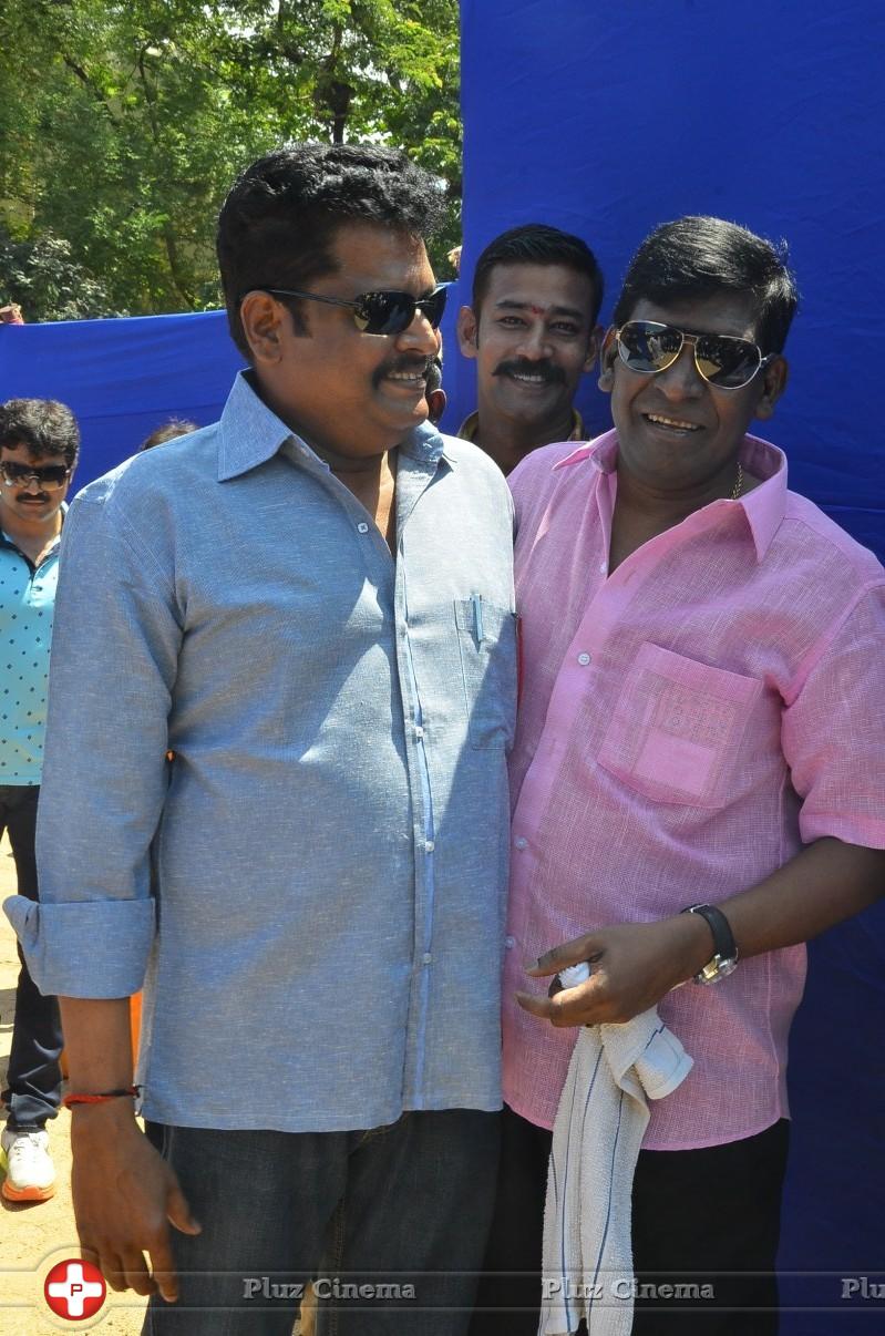 Arya and Vadivelu Votes for Nadigar Sangam Elections 2015 Photos | Picture 1142079