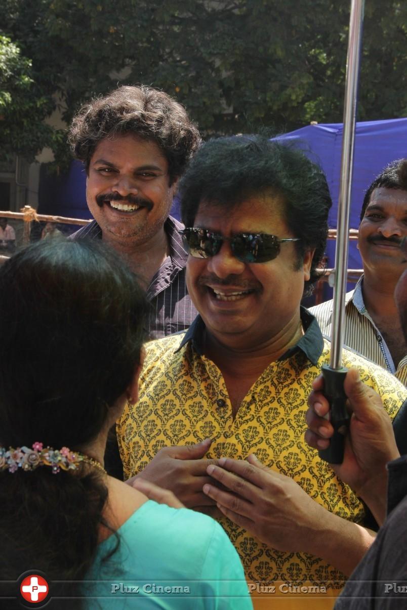 Pandiarajan - Goundamani and Vijayakanth Votes for Nadigar Sangam Elections 2015 Photos | Picture 1142120