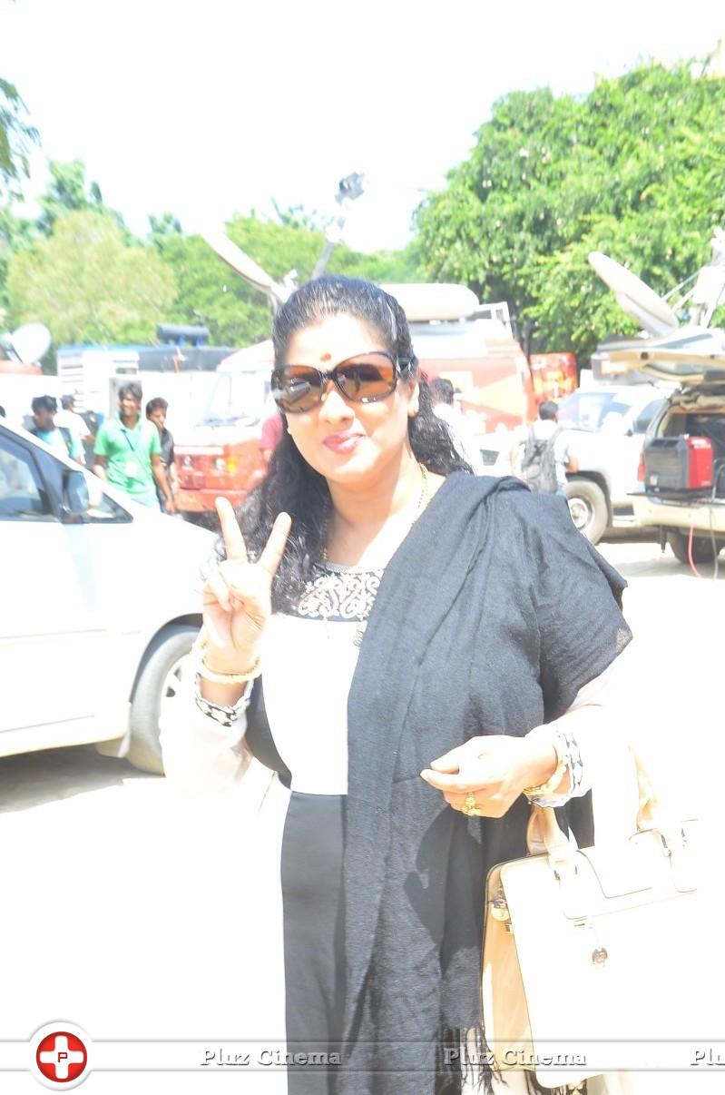 Goundamani and Vijayakanth Votes for Nadigar Sangam Elections 2015 Photos | Picture 1142126