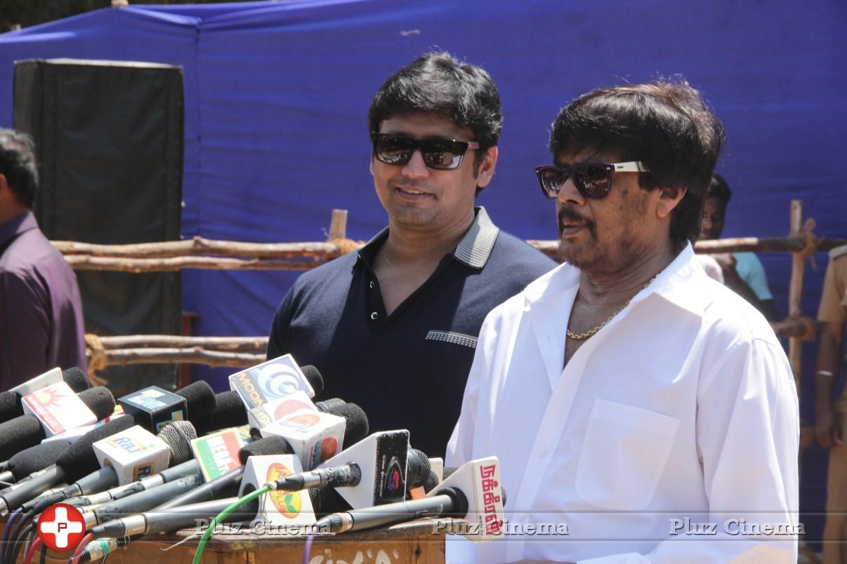 Goundamani and Vijayakanth Votes for Nadigar Sangam Elections 2015 Photos | Picture 1142146