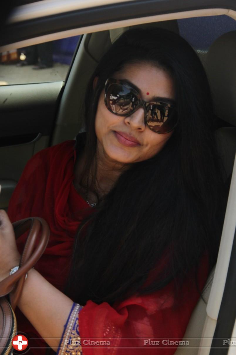 Sneha - Sneha and Prasanna Votes for Nadigar Sangam Elections 2015 Photos | Picture 1142227