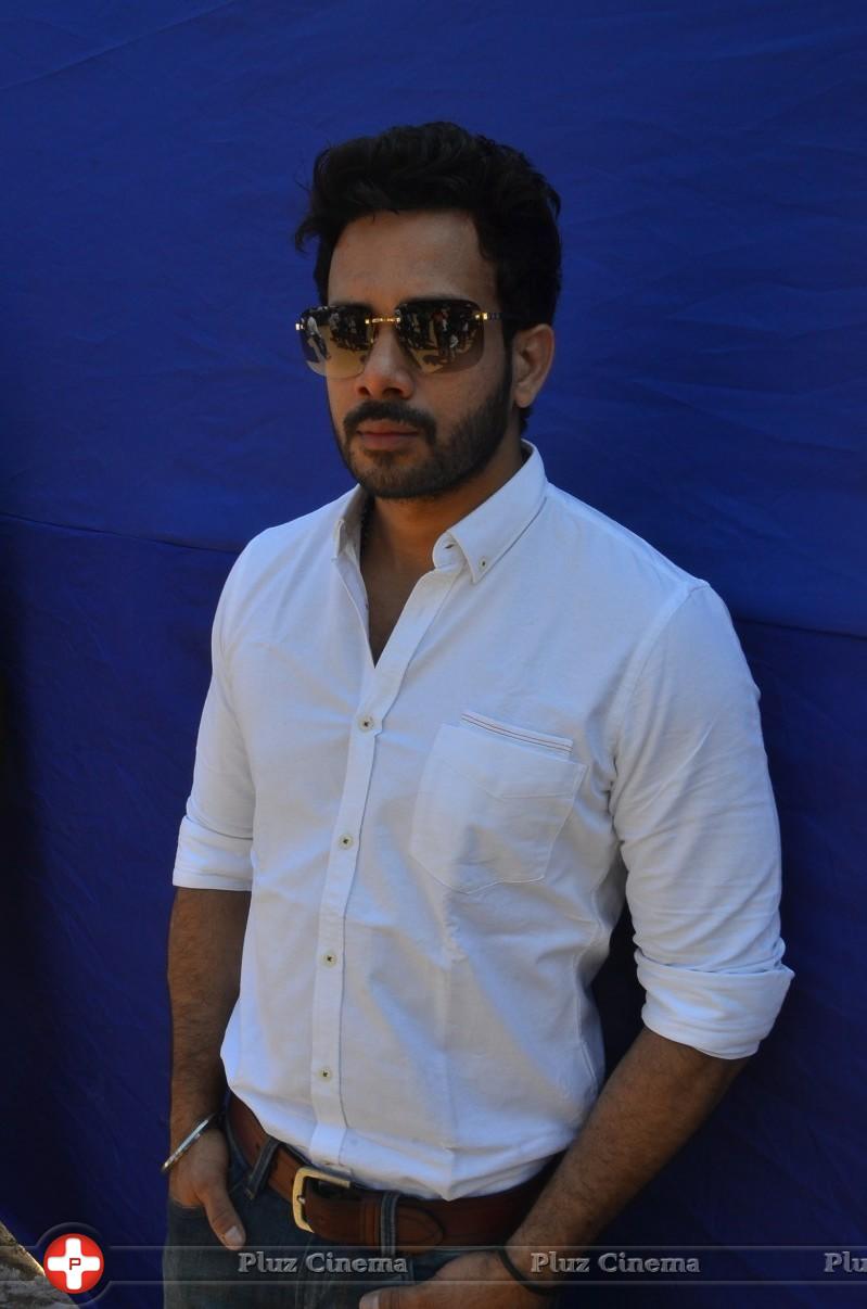 Bharath - Arun Vijay and Anjali Votes for Nadigar Sangam Elections 2015 Photos | Picture 1142298