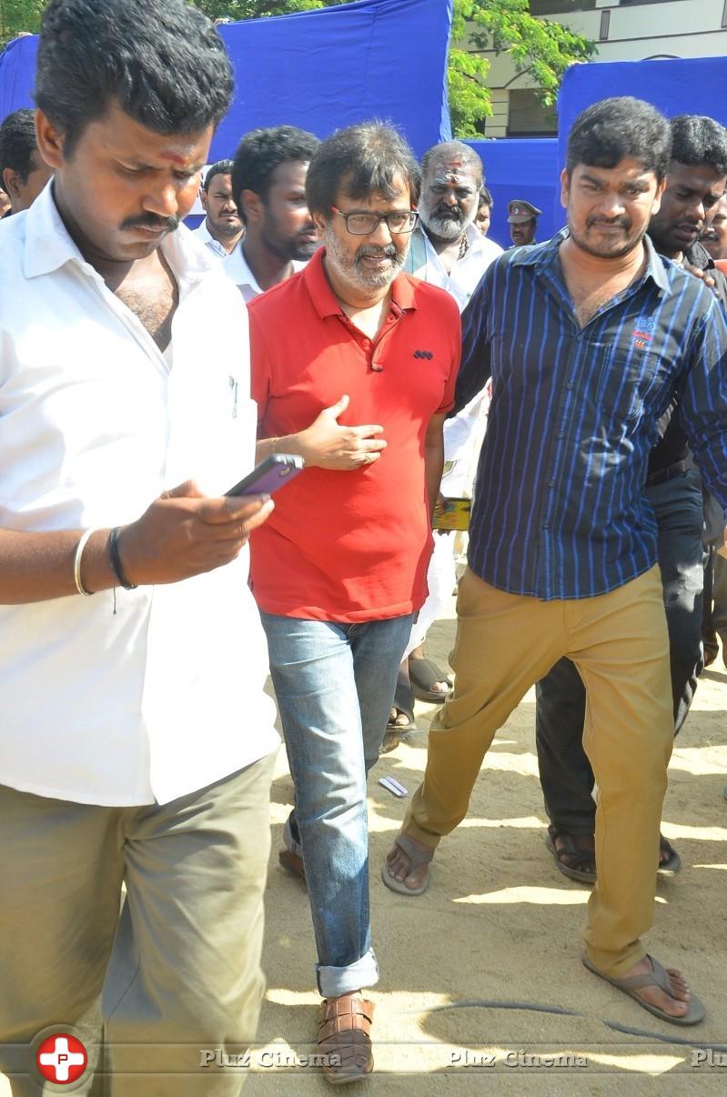 Arun Vijay and Anjali Votes for Nadigar Sangam Elections 2015 Photos | Picture 1142348