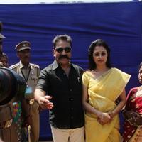 Kamal Hassan and Gautami Votes for Nadigar Sangam Elections 2015 Photos | Picture 1141920