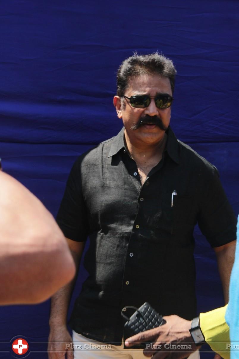Kamal Haasan - Kamal Hassan and Gautami Votes for Nadigar Sangam Elections 2015 Photos | Picture 1141898