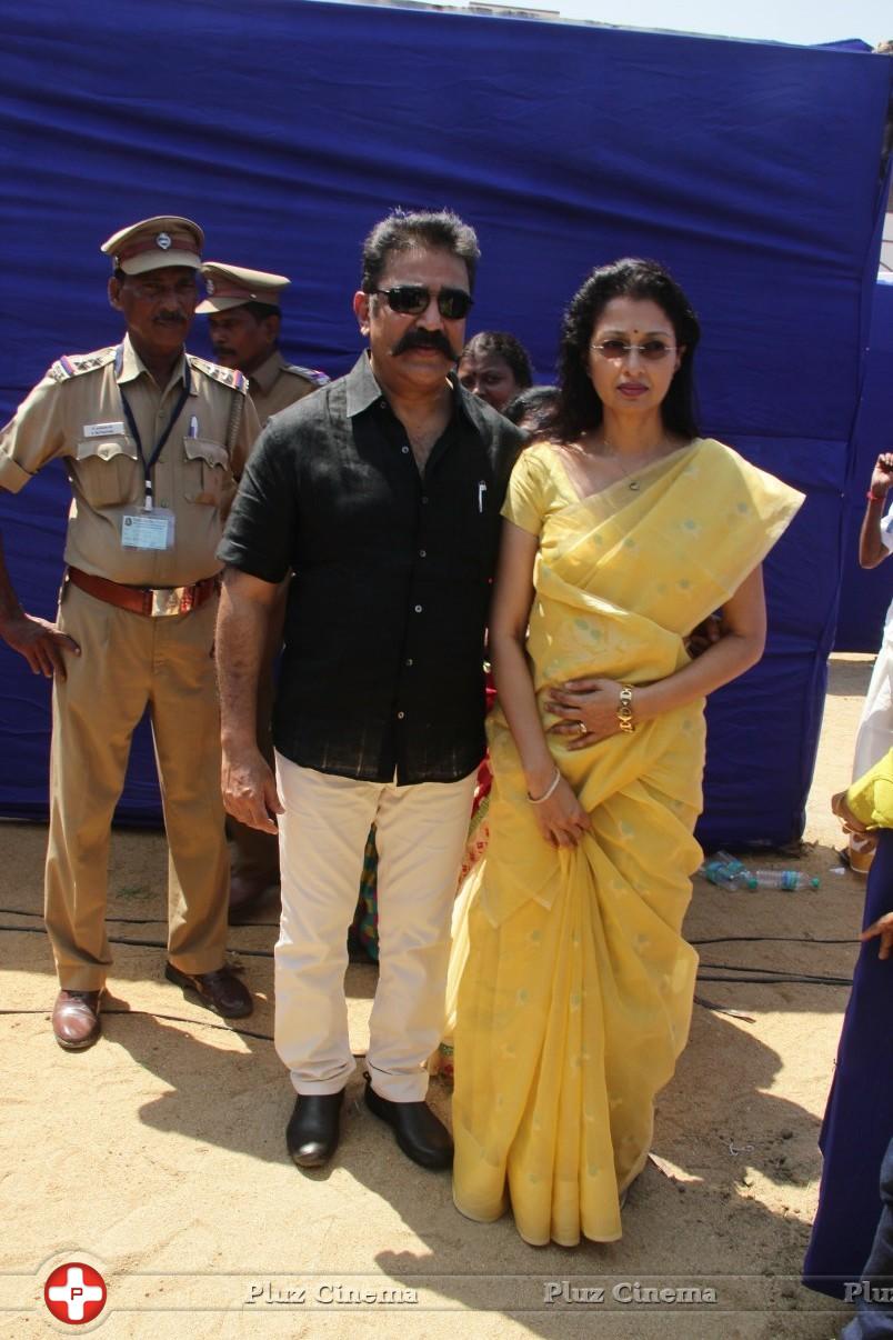 Kamal Hassan and Gautami Votes for Nadigar Sangam Elections 2015 Photos | Picture 1141905