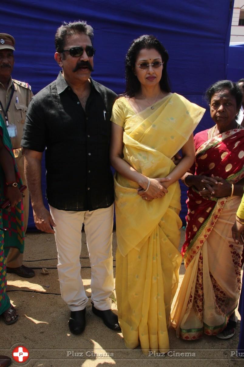 Kamal Hassan and Gautami Votes for Nadigar Sangam Elections 2015 Photos | Picture 1141917