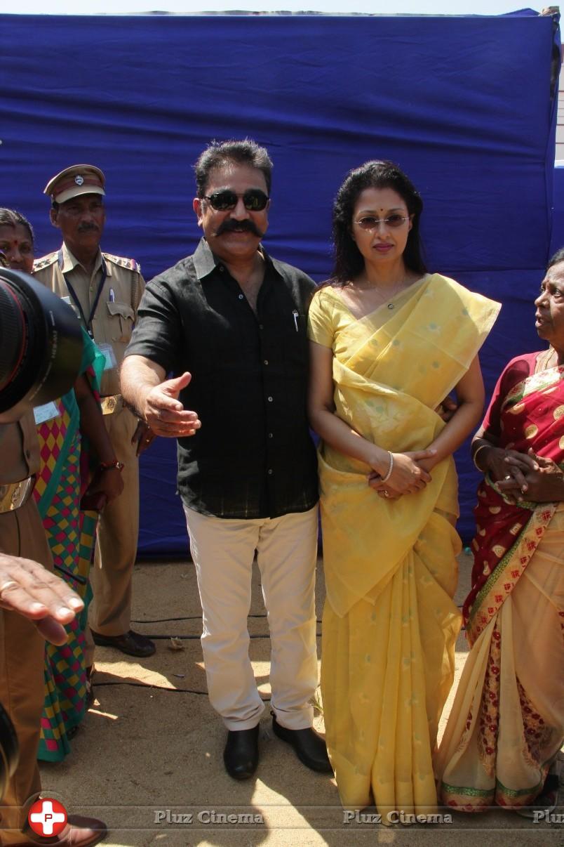 Kamal Hassan and Gautami Votes for Nadigar Sangam Elections 2015 Photos | Picture 1141921