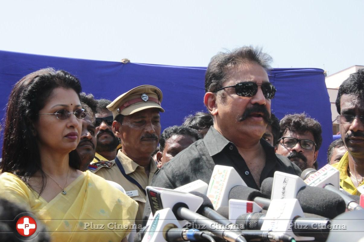 Kamal Hassan and Gautami Votes for Nadigar Sangam Elections 2015 Photos | Picture 1141952