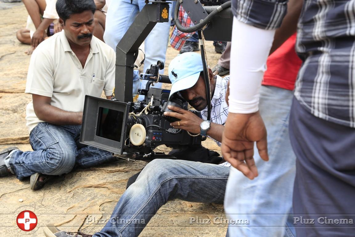 Om Shanthi Om Movie Working Stills | Picture 1147444