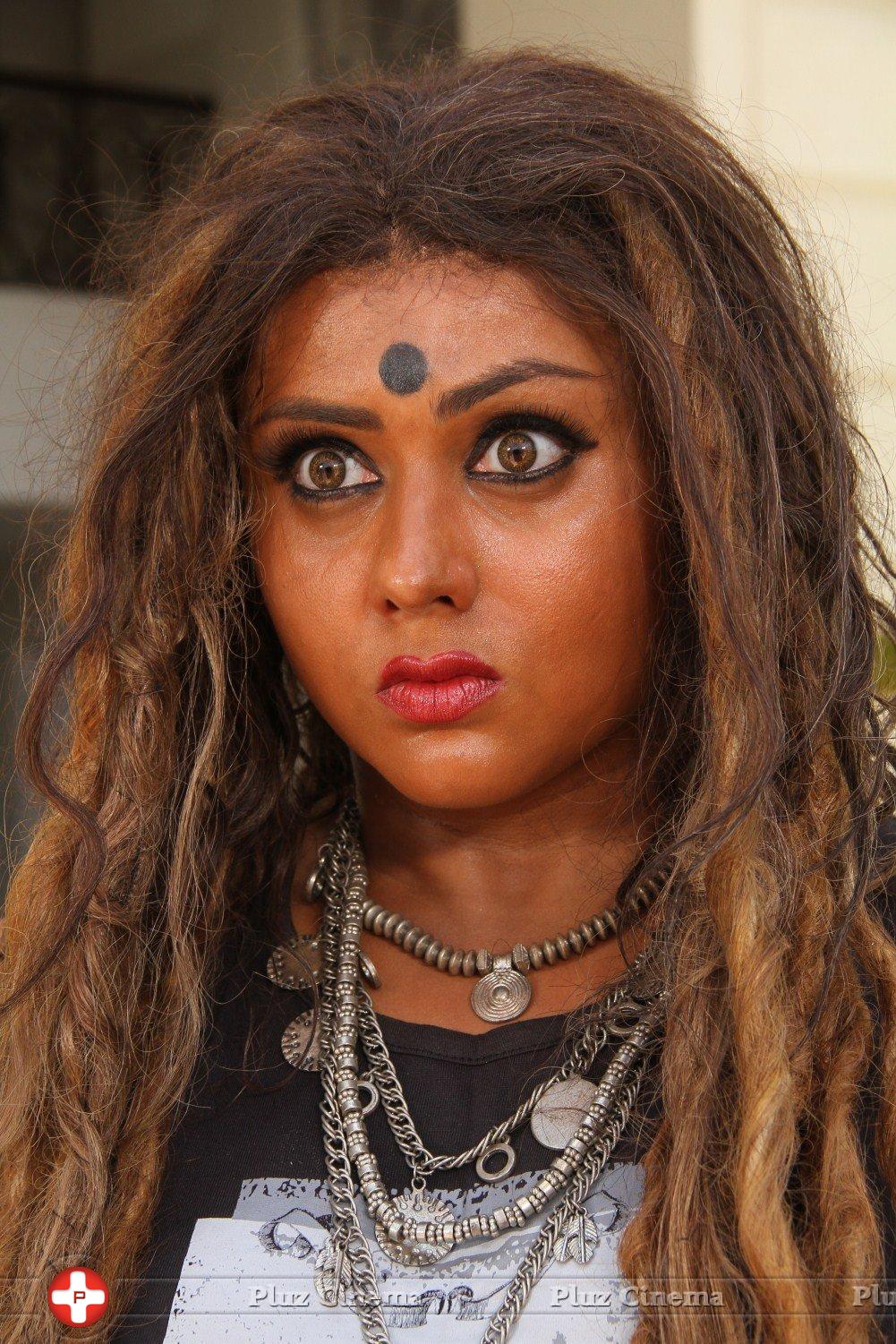Namitha - Pottu Movie Latest Gallery | Picture 1370365