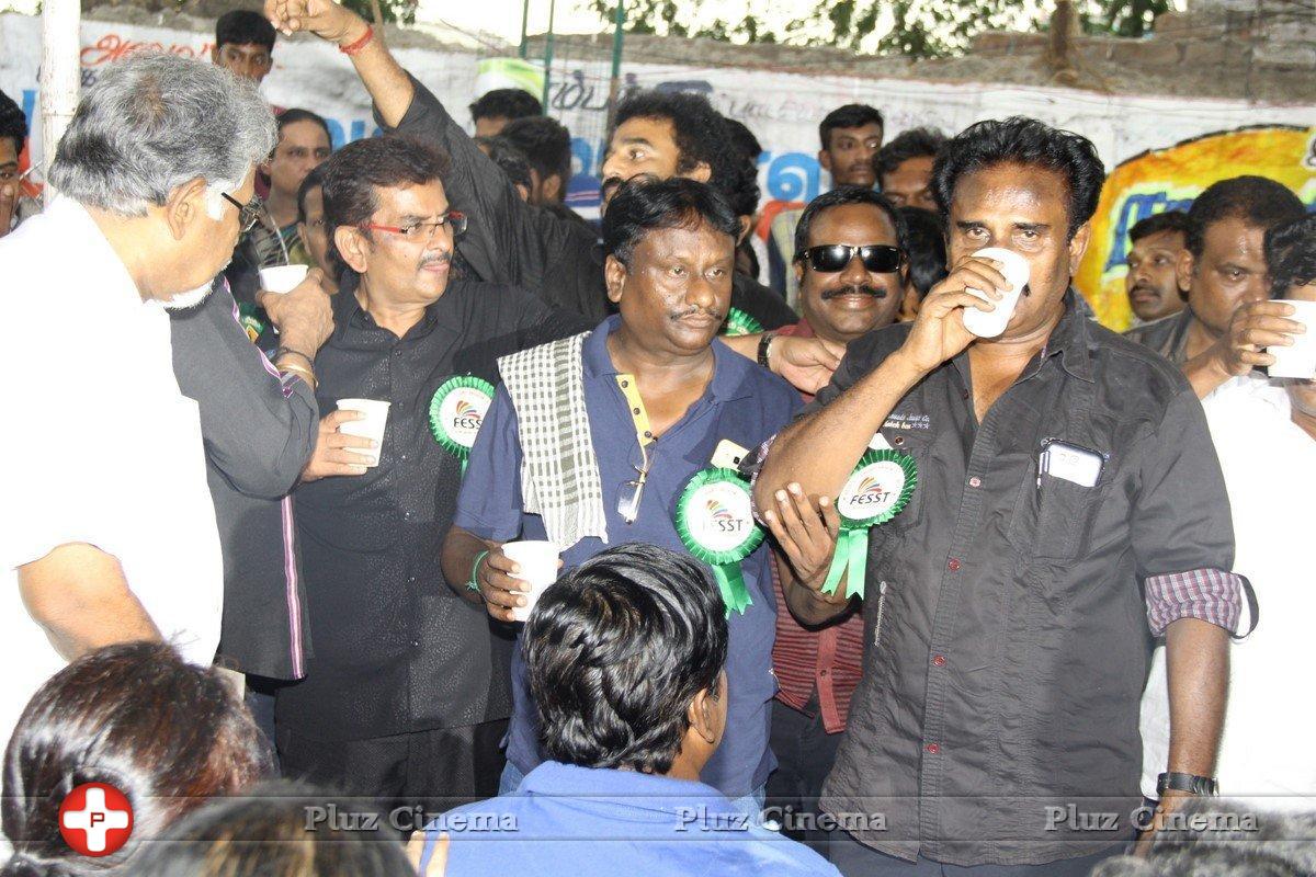 Tamil Chinnathirai Nadigar Sangam Hunger Strike Stills | Picture 1382990