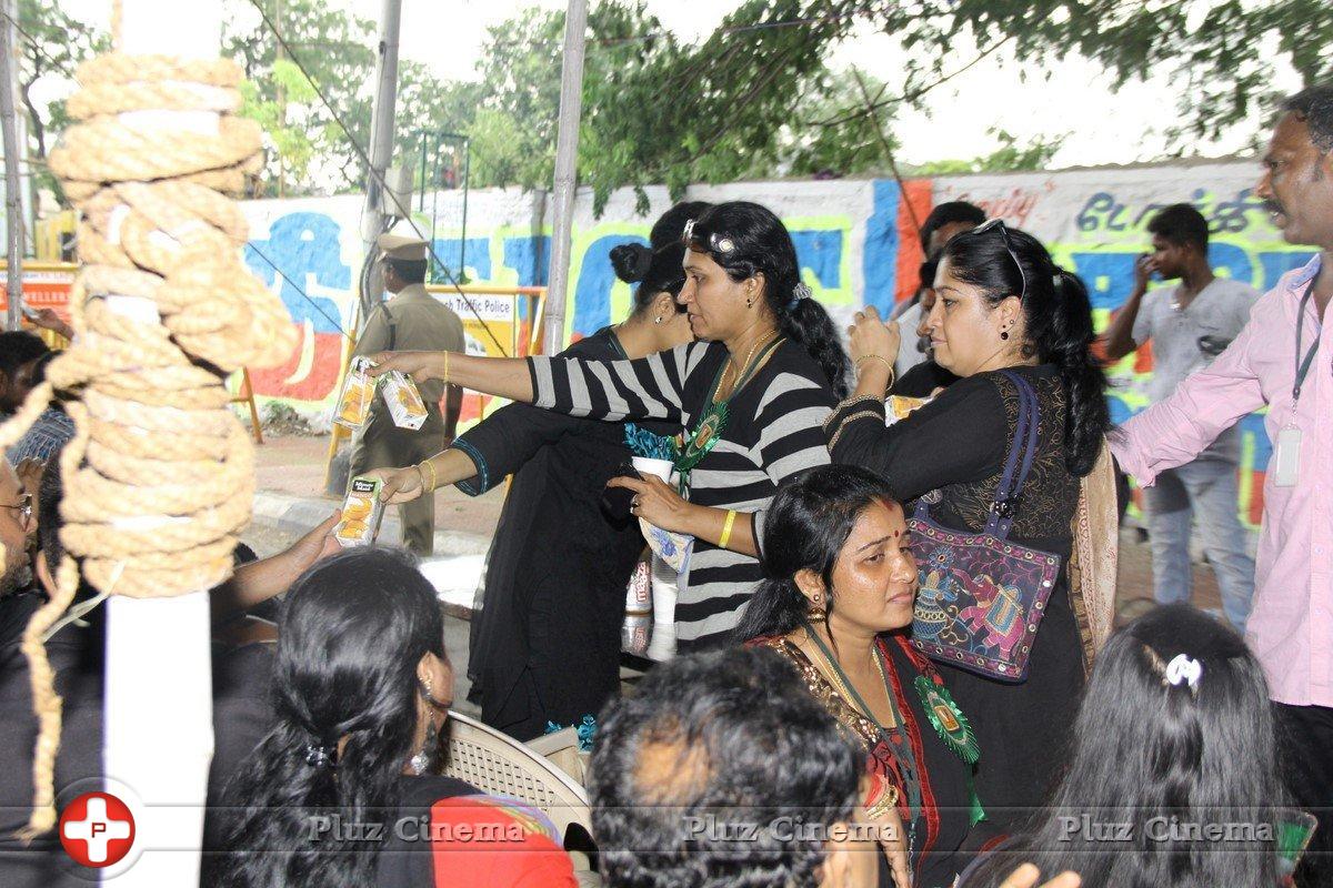 Tamil Chinnathirai Nadigar Sangam Hunger Strike Stills | Picture 1382993