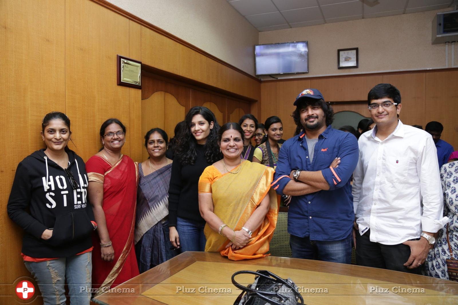 Irudhi Suttru Movie Promotion at Ethiraj College Photos | Picture 1228720
