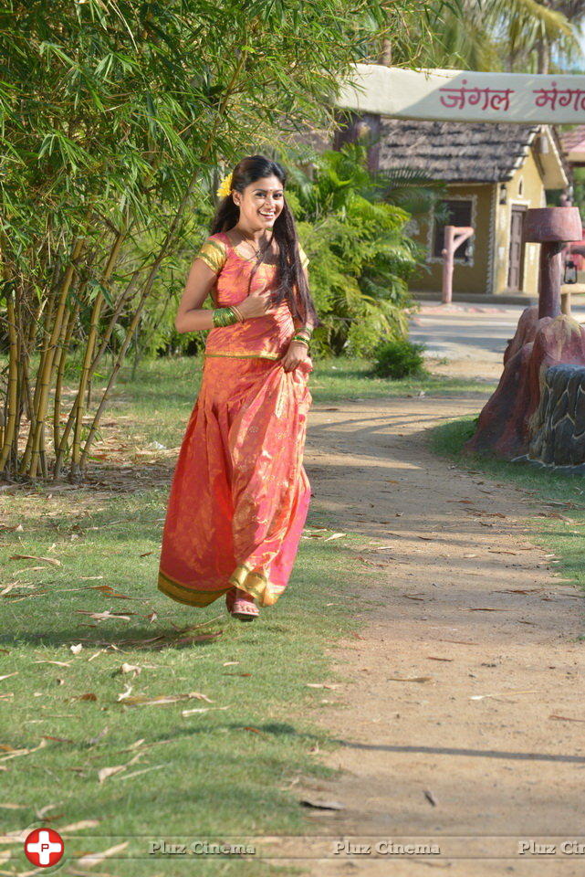 Oviya Helen - Seeni Movie New Stills | Picture 1194795