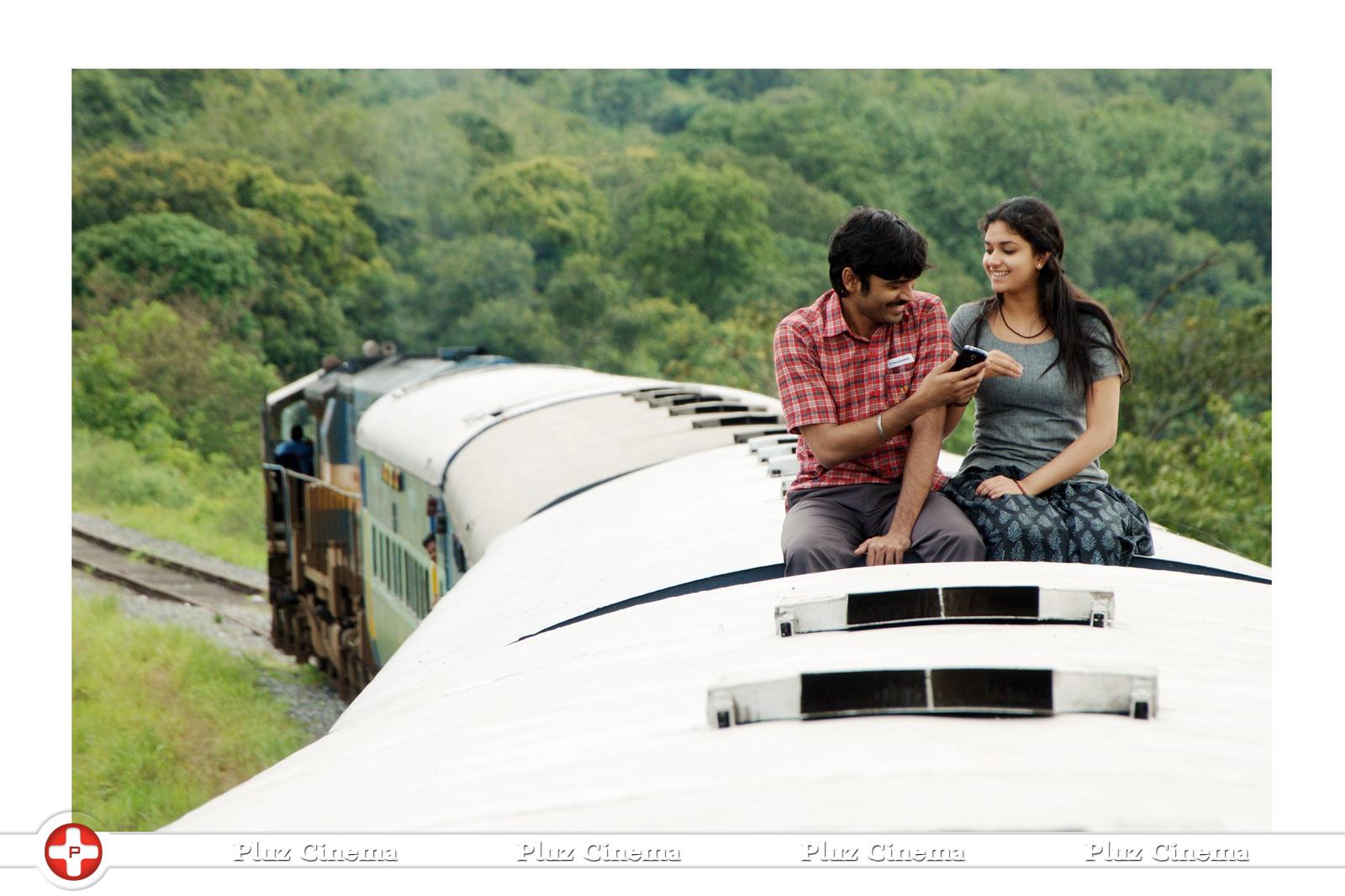 Dhanush and Keerthi Suresh New Movie Stills | Picture 1198703