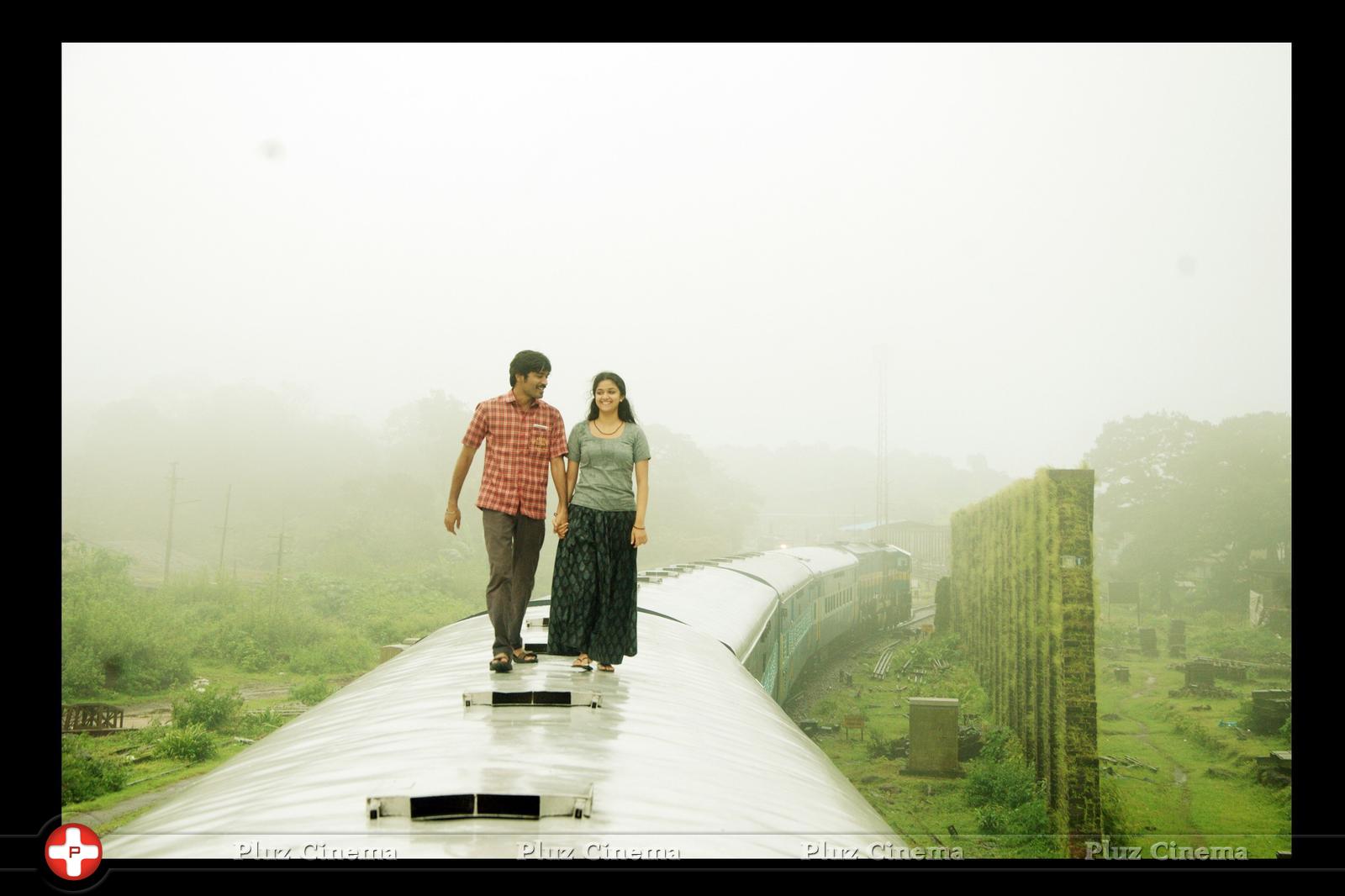 Dhanush and Keerthi Suresh New Movie Stills | Picture 1198706