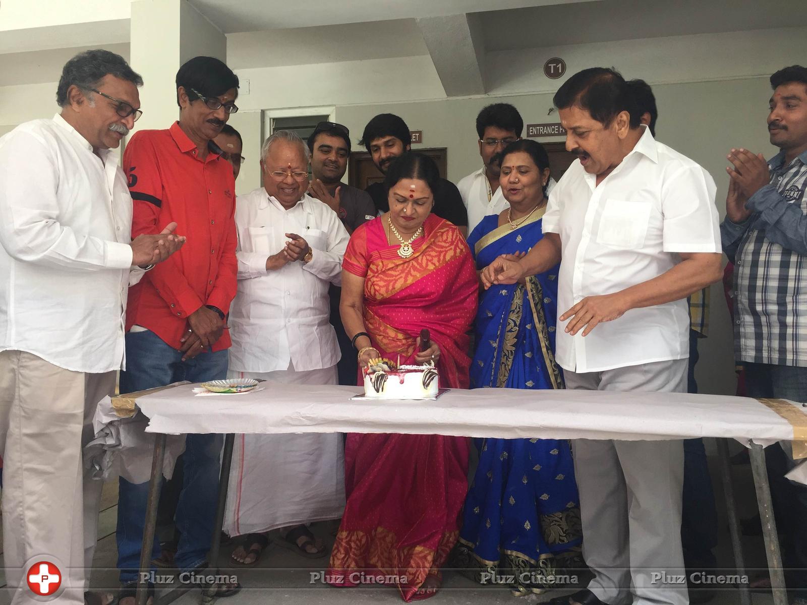 Veteran Actress Saroja Devi Celebrated her Birthday with Nadigar Sangam Members Stills | Picture 1199118