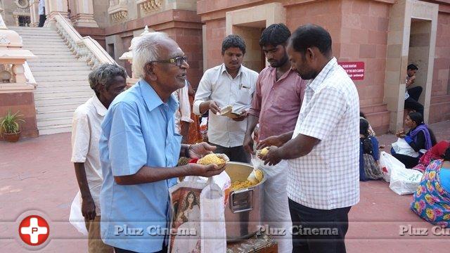 Sri Ramakrishna Math Mylapore Distributing Floods Relief Materials Stills | Picture 1204471