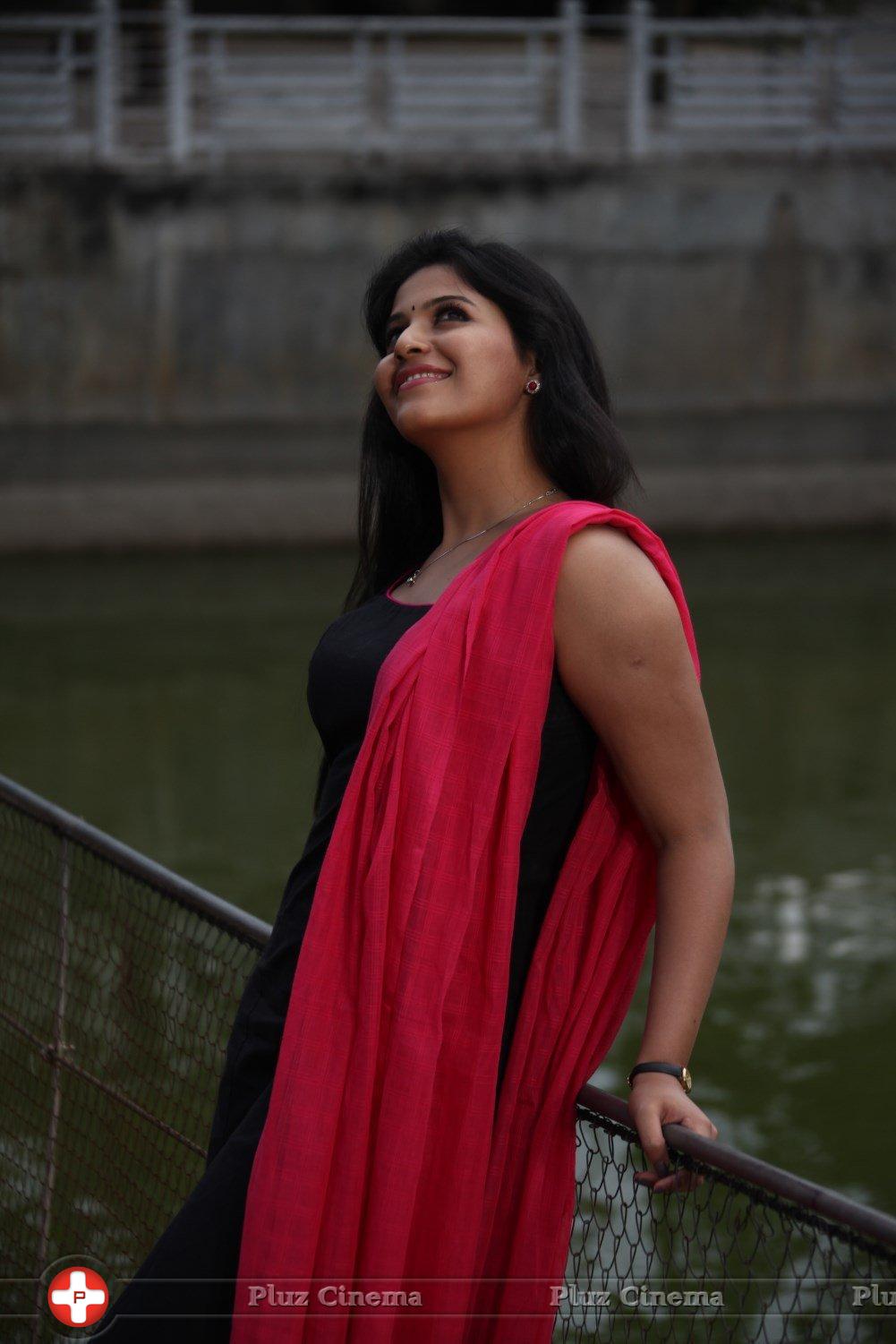 Anjali (Actress) - Evanda Movie Stills | Picture 1204745