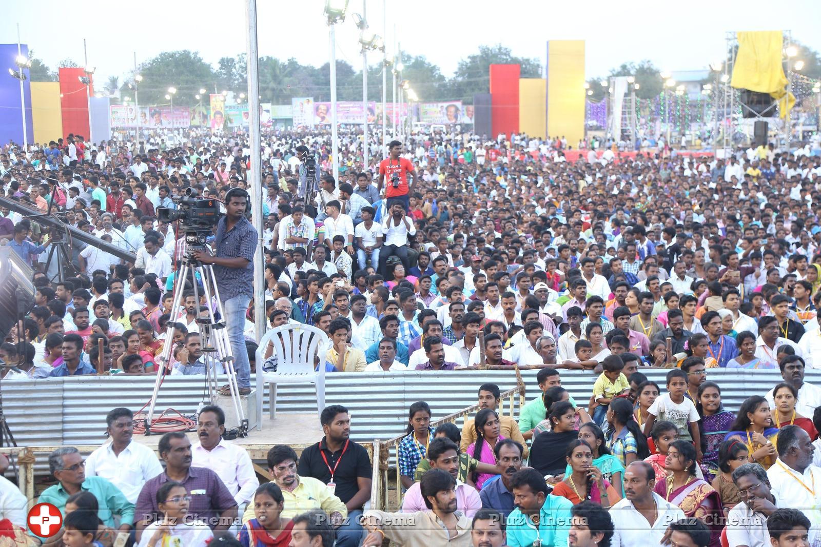Malarattum Manithaneyam welfare event by Superstar Rajinikanth fans Stills | Picture 1214499