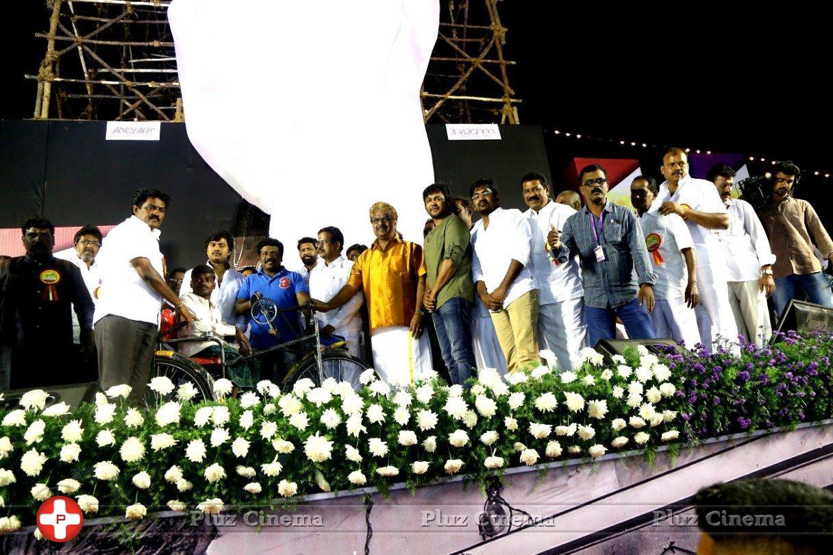 Malarattum Manithaneyam welfare event by Superstar Rajinikanth fans Stills | Picture 1214508