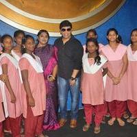 Anandaraj Arranges Dhilluku Dhuddu Movie Special Show For Childrens | Picture 1352391
