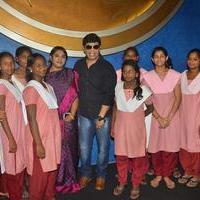 Anandaraj Arranges Dhilluku Dhuddu Movie Special Show For Childrens | Picture 1352393