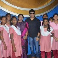 Anandaraj Arranges Dhilluku Dhuddu Movie Special Show For Childrens | Picture 1352396