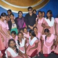 Anandaraj Arranges Dhilluku Dhuddu Movie Special Show For Childrens | Picture 1352402