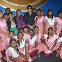 Anandaraj Arranges Dhilluku Dhuddu Movie Special Show For Childrens | Picture 1352404
