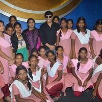 Anandaraj Arranges Dhilluku Dhuddu Movie Special Show For Childrens | Picture 1352405