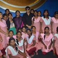 Anandaraj Arranges Dhilluku Dhuddu Movie Special Show For Childrens | Picture 1352407