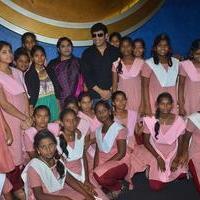 Anandaraj Arranges Dhilluku Dhuddu Movie Special Show For Childrens | Picture 1352408