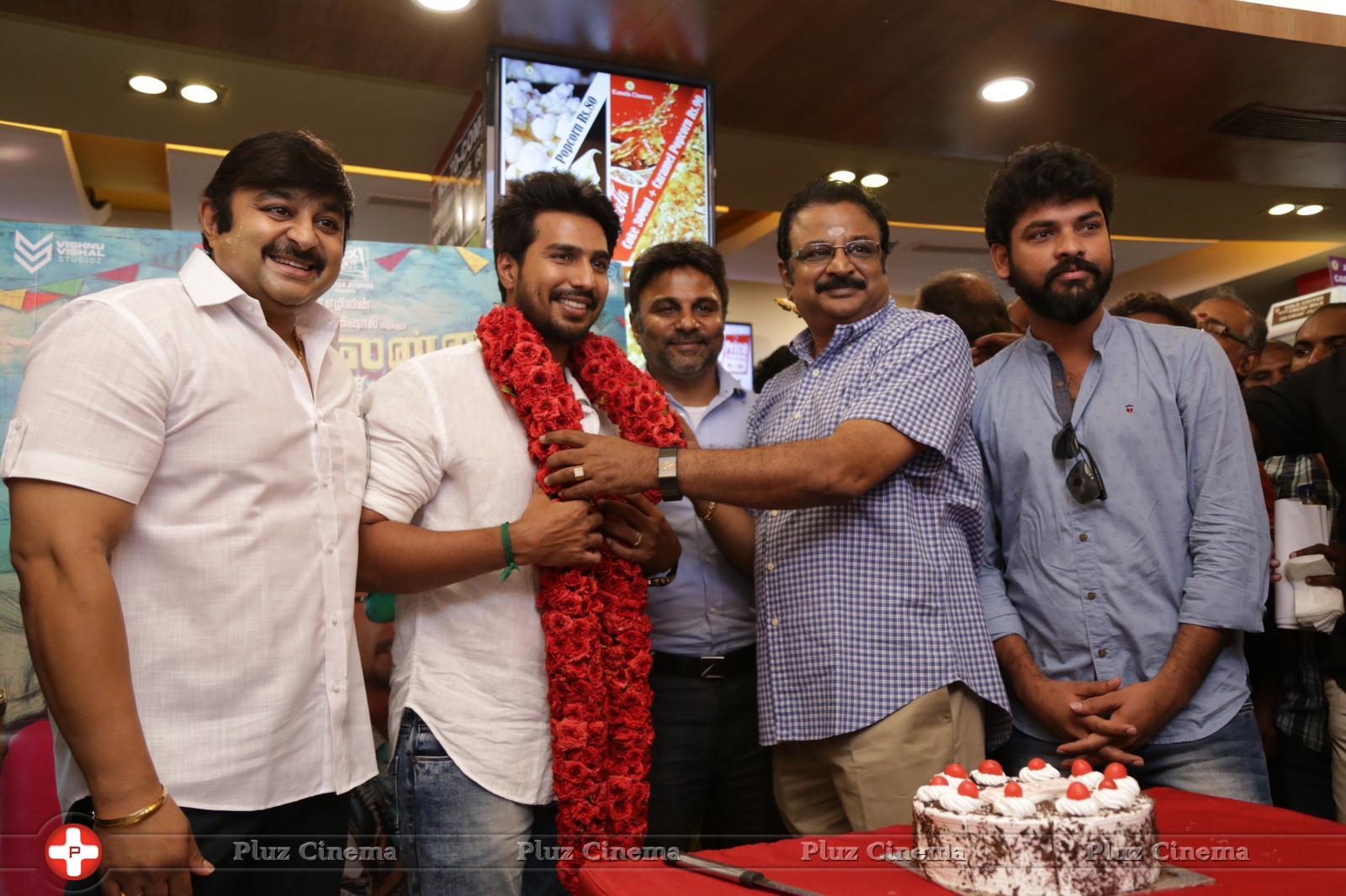 Kamala Cinemas Felicitating Velainu Vandhutta Vellaikaaran Team Stills | Picture 1327981