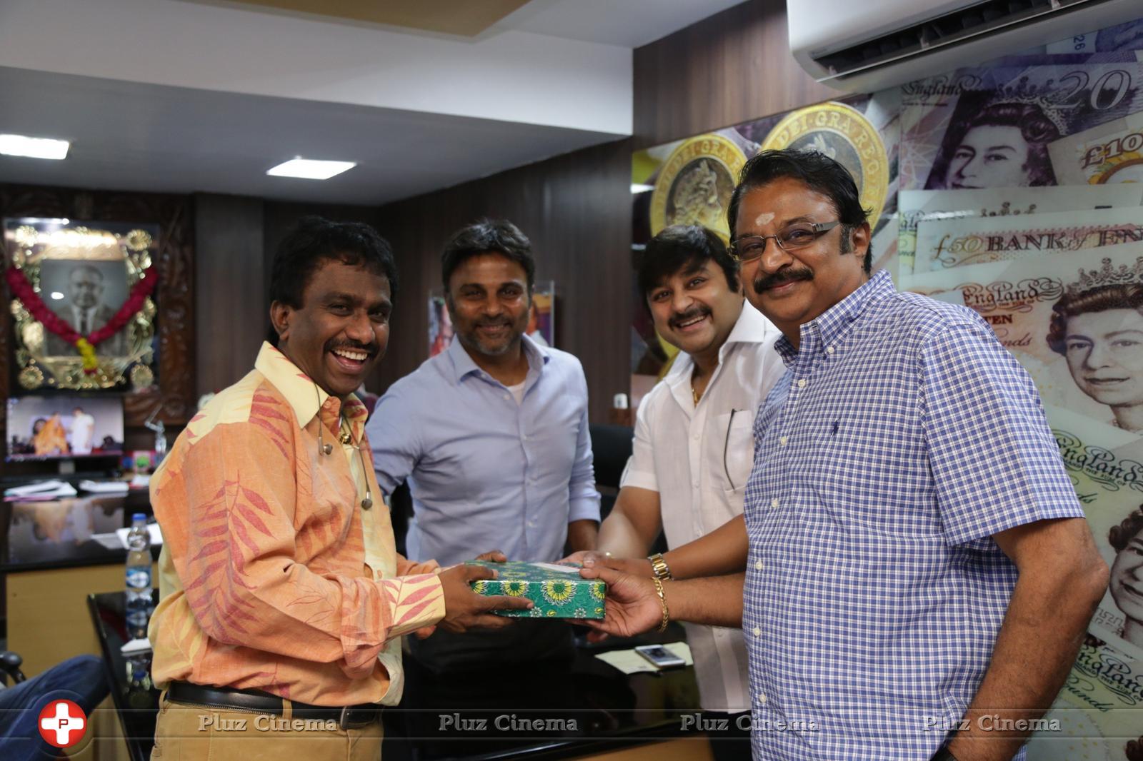 Kamala Cinemas Felicitating Velainu Vandhutta Vellaikaaran Team Stills | Picture 1327990