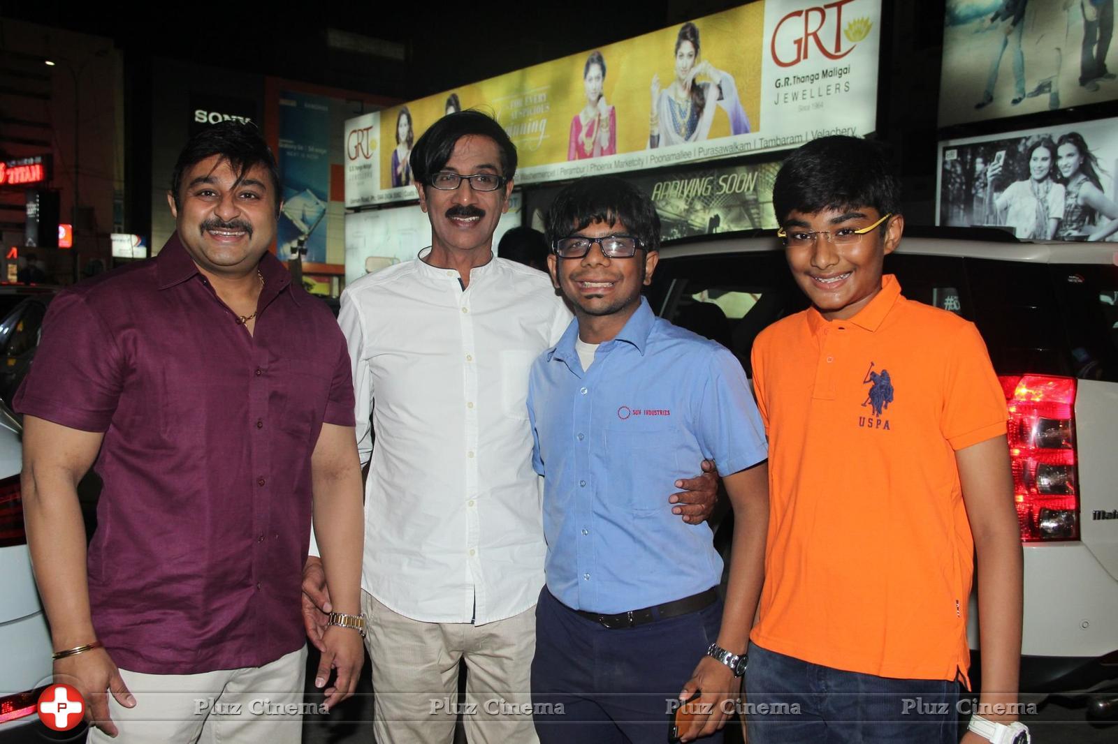 Pokkiri Raja Movie Team Celebration in Kamala Theatre Stills | Picture 1259104