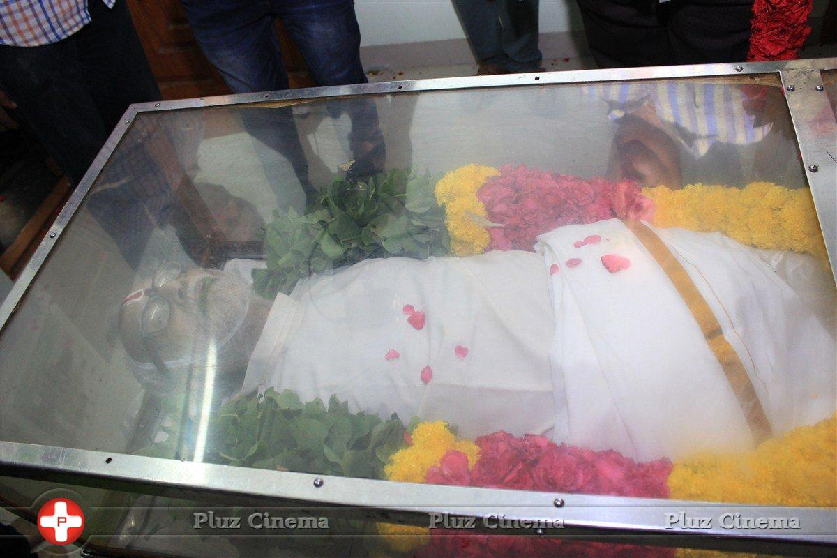 Celebrities Pay last respect to Film News Anandan Photos | Picture 1273673