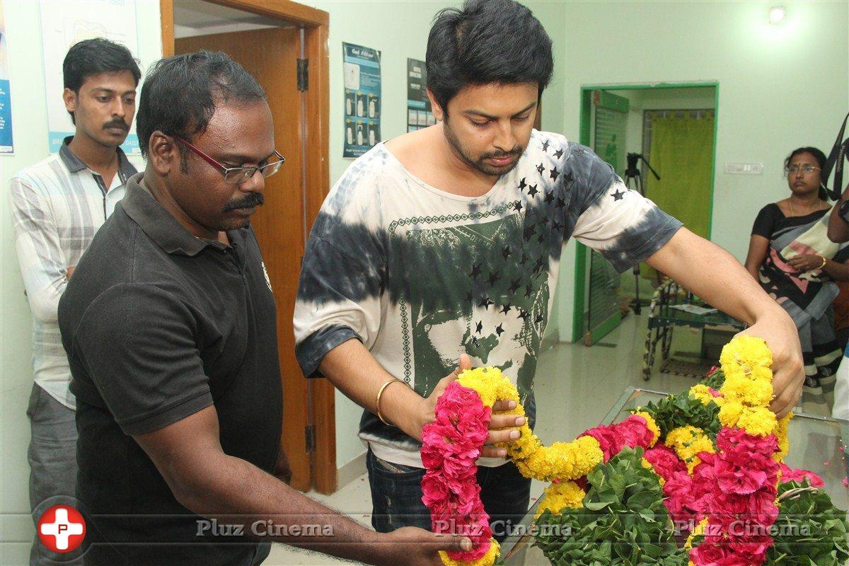 Srikanth - Celebrities Pay last respect to Film News Anandan Photos | Picture 1273678