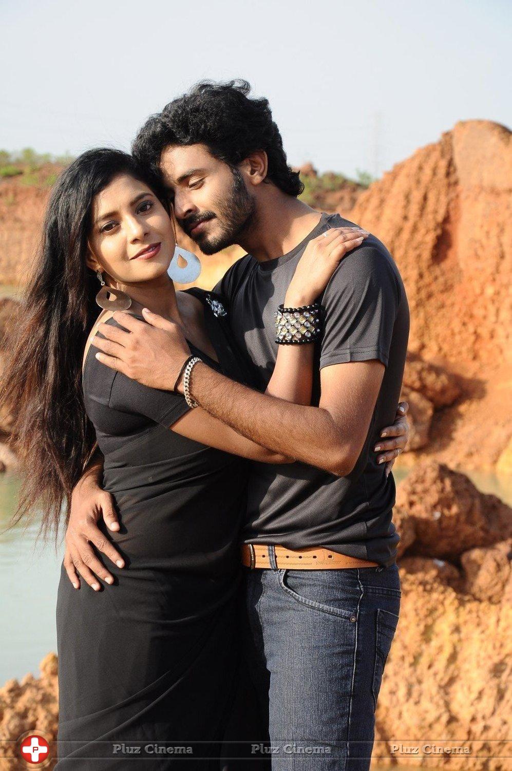 Nee Enna Maayam Seithai Movie Gallery | Picture 1274816