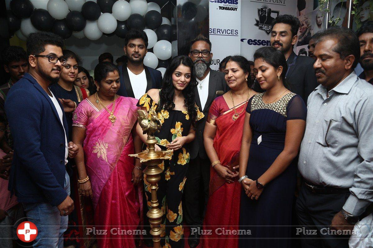 Janani Iyer Launches Toni and Guy Essensuals at Vellore Stills | Picture 1275295