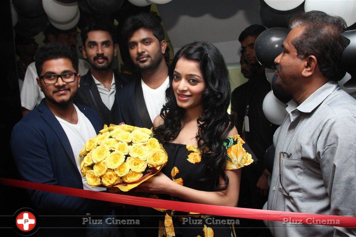 Janani Iyer Launches Toni and Guy Essensuals at Vellore Stills | Picture 1275300