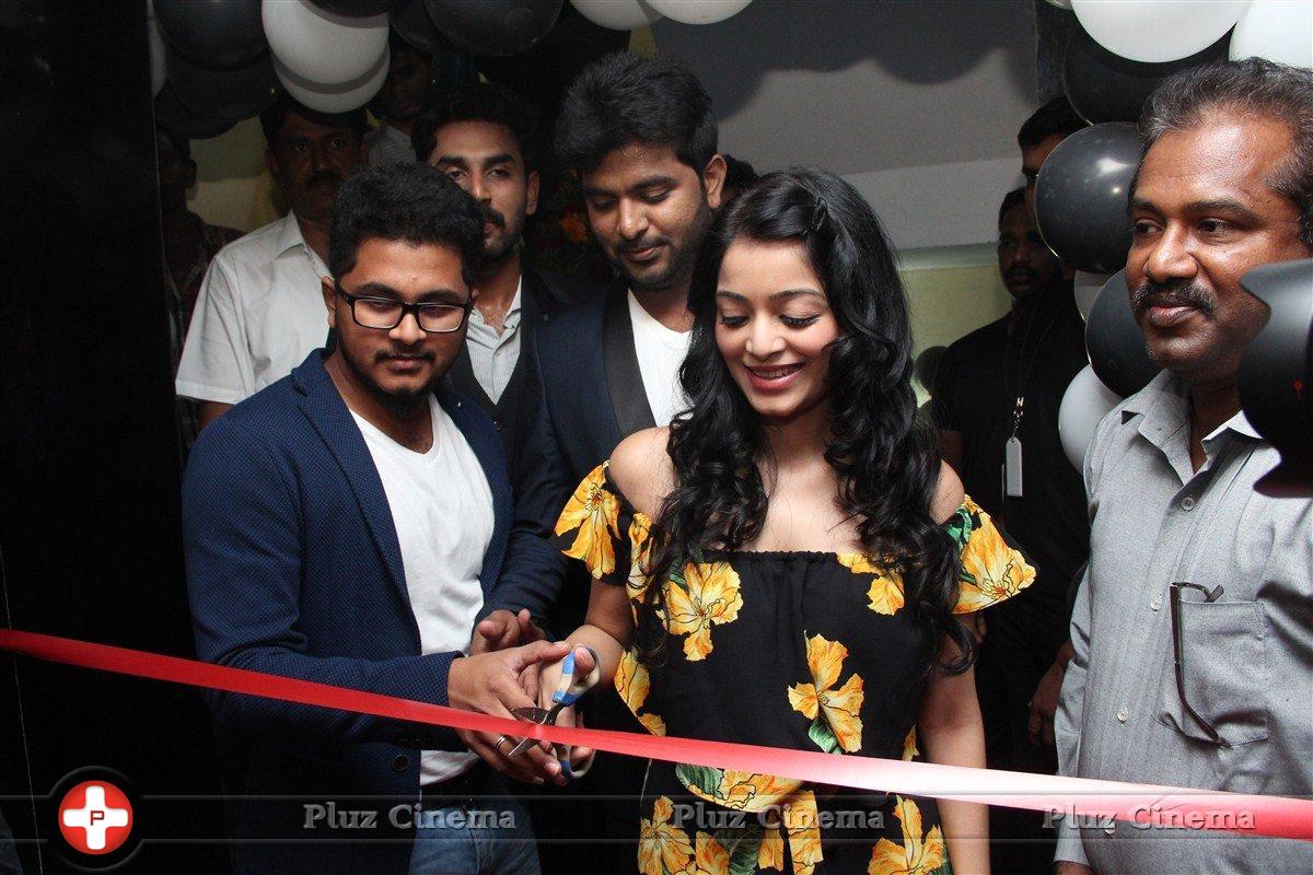 Janani Iyer Launches Toni and Guy Essensuals at Vellore Stills | Picture 1275302