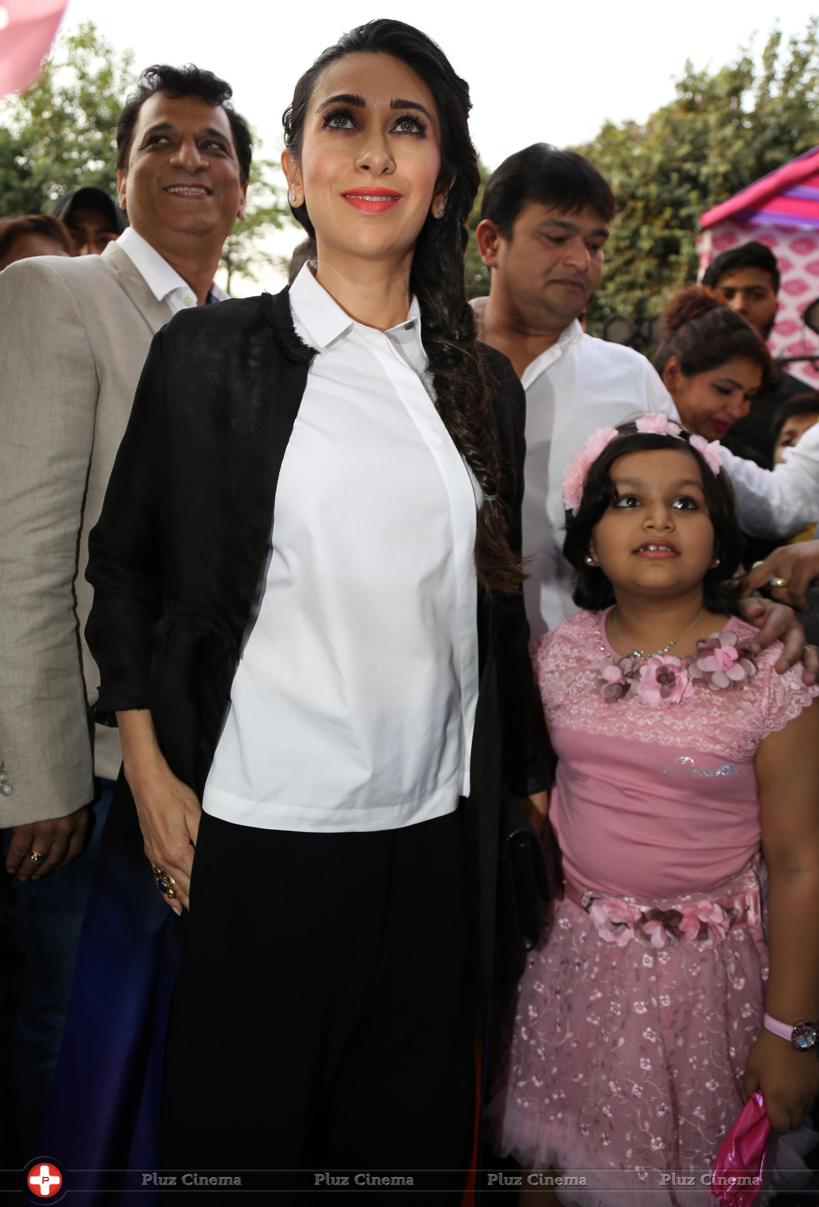 Karisma Kapoor - Karisma Kapoor Inaugurated Western Basics Kids Wear Store Photos | Picture 1309067